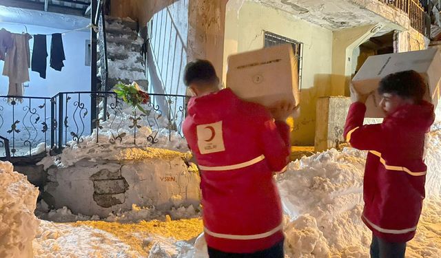 Bitlis Kızılay Gönüllülerinden Ramazan boyunca gıda yardımı