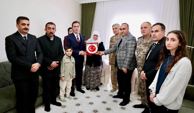 Bitlis’te şehit aileleri ve gaziler bayramda unutulmadı