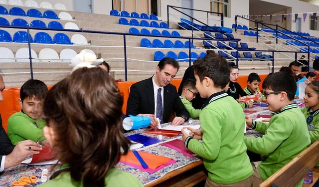 Vali Karakaya, "Maarifin Kalbinde Ramazan" şenliklerine katıldı