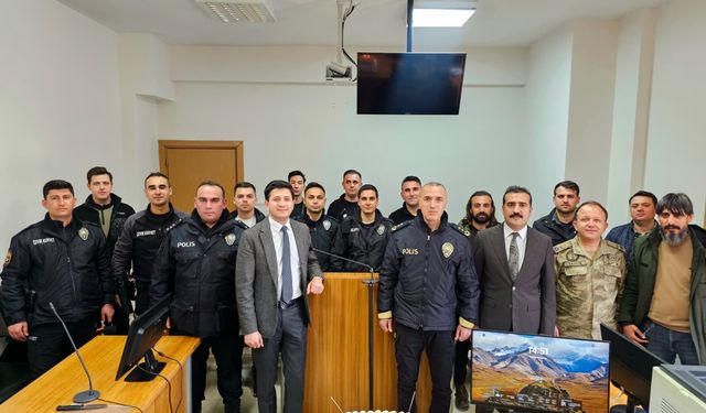Tatvan Adliyesi’nde görevli polislere anlamlı kutlama