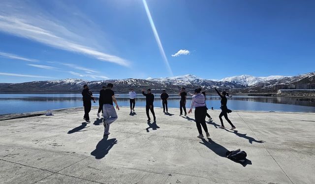 Tatvan’da sporseverler sabah koşusu