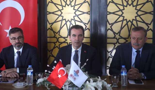 Tatvan’da “Bitlis’e Değer Katan Projeler” Toplantısı Yapıldı