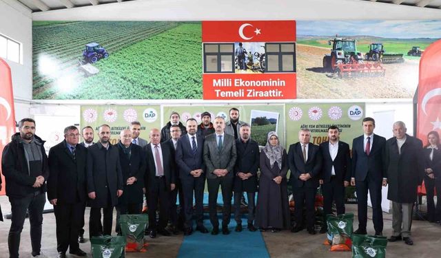 Ağrı'da çiftçiye 44 ton sertifikalı yonca tohumu
