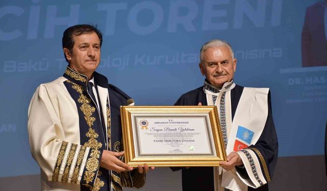 Binali Yıldırım’a Üniversiteden fahri doktora ünvanı