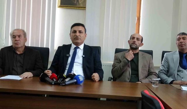 CHP, Malatya'da 2 belediye meclis üyesini ihraç etti