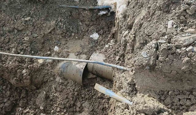 Heyelan içme suyu şebekesinde arızaya sebep oldu