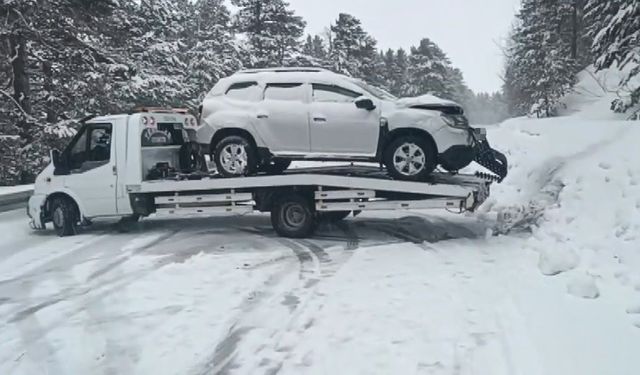 Kars'ta kar yağışı kazayı beraberinde getirdi: 1 yaralı