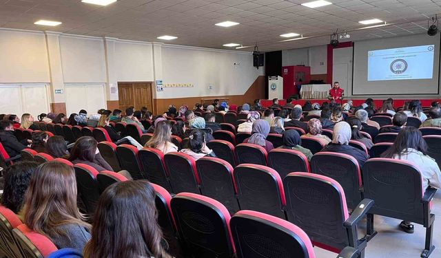 Kars’ta öğretmenlere terörle mücadele farkındalık semineri