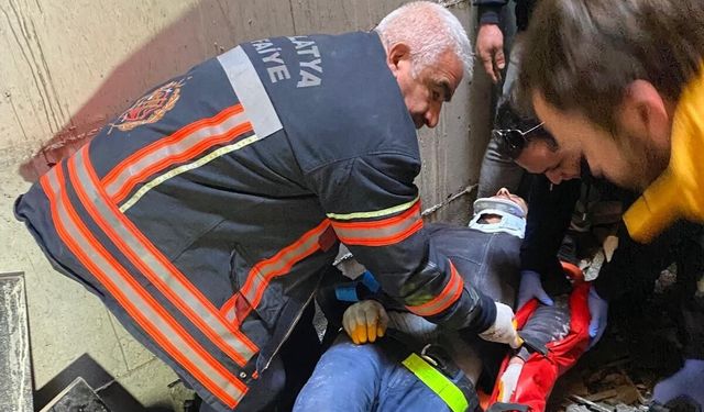 Malatya'da korkutan kaza: İşçi asansör boşluğuna düştü