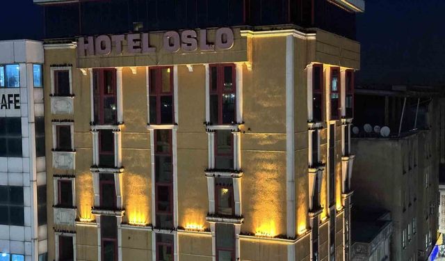 Sığırcıklar Yüksekova'yı mesken tuttu
