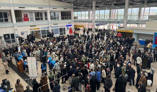 Son hacı kafilesi dualarla kutsal topraklara uğurlandı