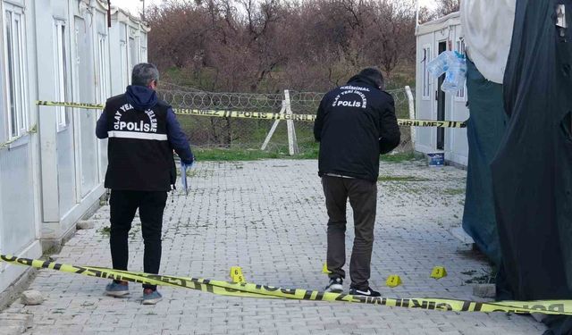 Tartıştığı dini nikahlı eşi ile bacanağını kurşunladı