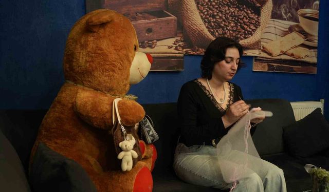 Üniversite öğrencisi genç kızın ürettiği çantalar ekonomik kazanca dönüştü