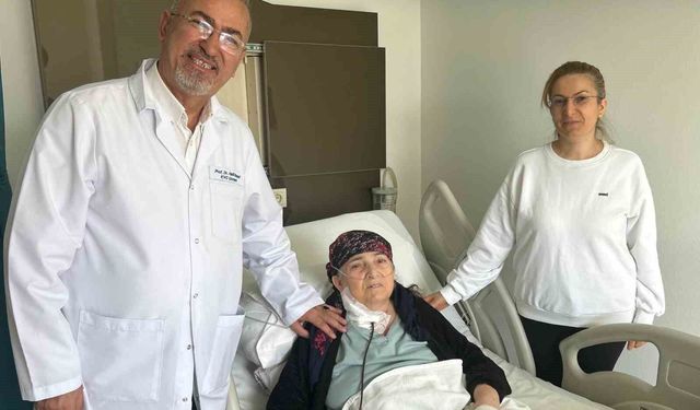 Van’da başarılı operasyon: 20 yıllık tümör alındı