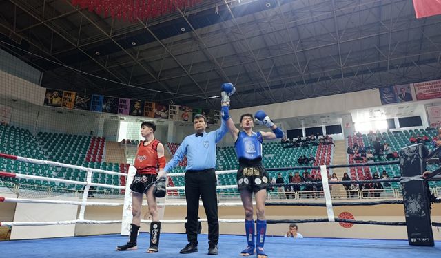Ahlatlı öğrenci Muaythai Türkiye şampiyonasında ikinci oldu
