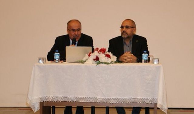 Ahlat’ta “Kur’anî Bir Medeniyet Tasavvuru; Bediüzzaman Said Nursi Metodu” paneli