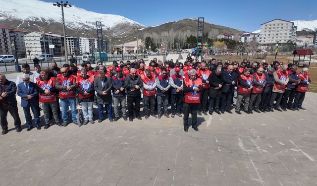 Bitlis’te saldırılara tepki: Eğitimcilerden gıyabi cenaze namazı