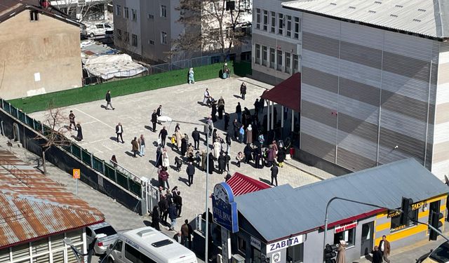 Tatvan'da velilerden okul güvenliği hassasiyeti