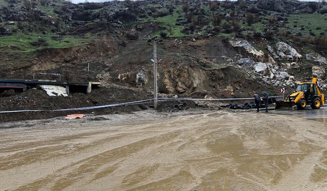 Bitlis’te aynı noktada ikinci heyelan