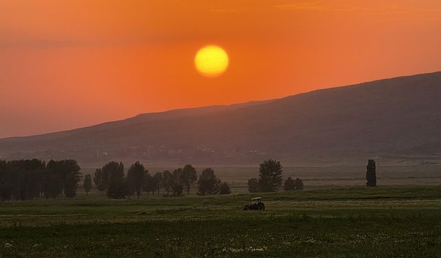 Güroymak yaylalarında gün batımı hayran bıraktı