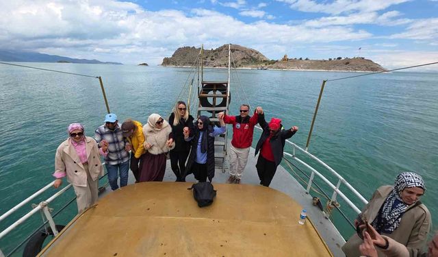 Akdamar Adası'nda Karadeniz rüzgarı esti