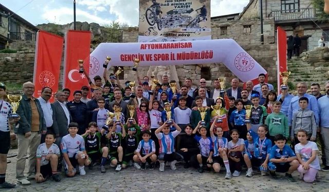 Dadaşlar madalya için pedal çevirdi