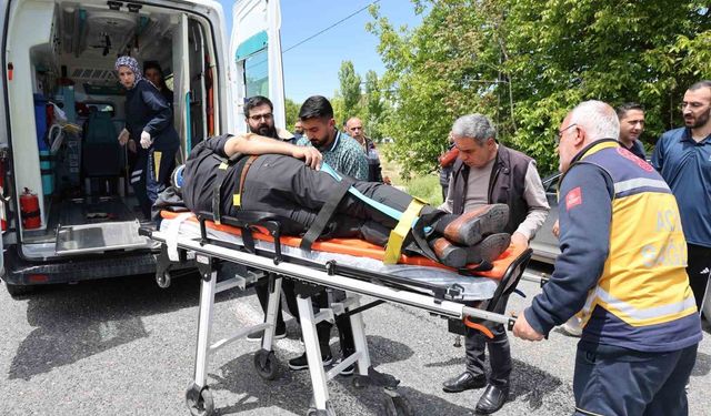 Elazığ'da trafik kazası: 2'si çocuk 5 kişi yaralandı