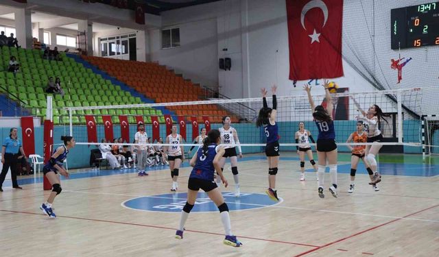 Elazığ'da Yıldız Kızlar Voleybol Türkiye Yarı Finalleri sona erdi