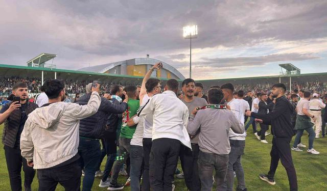 Iğdır’da Amedspor taraftarları şampiyonluğu kutladı