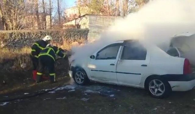 Kars'ta park halindeki tüplü araçta yangın paniği