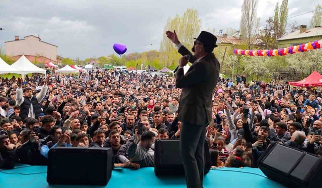 Muş'ta 8. Lale Festivalinde renkli görüntüler oluştu