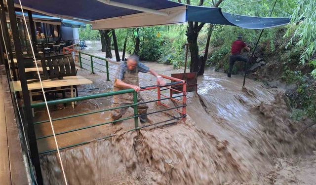 Tatil cenneti Çağlayan selle sarsıldı