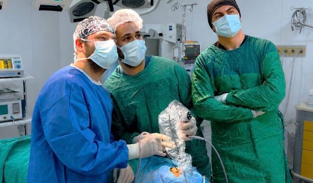 Van’da hamile kadına sezaryen ve beyin ameliyatı aynı anda yapıldı
