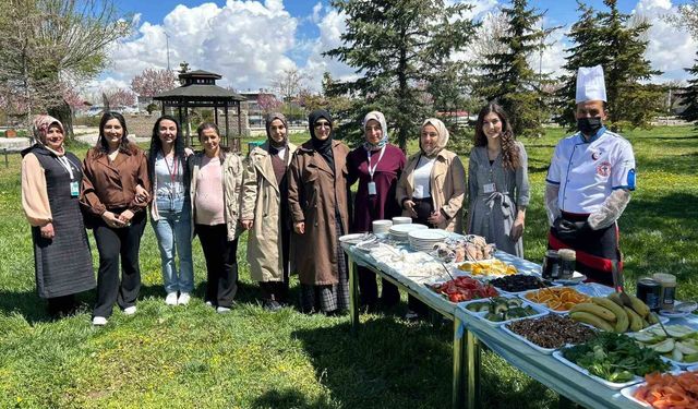 Van'da 'Her Gebeye Bir Ebe' projesinden Anneler Günü etkinliği düzenlendi