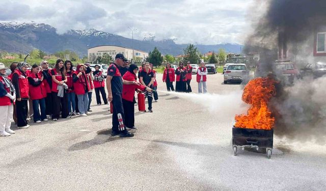 Yangına müdahale eğitimiyle gönüllüler bilinçlendirildi