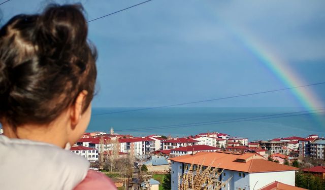 Ahlat’ta yağmur sonrası gökkuşağı manzarası büyüledi