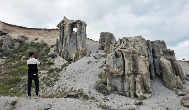 Adilcevaz'daki devasa mikrobiyalitler hayranlık uyandırıyor