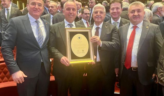 Bitlis’e Gurur: Eren Vakfı’na “Yılın Vakıf Ödülü”