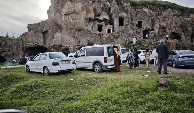 Bayramda Ahlat’ın tarihi noktaları ilgi odağı oldu