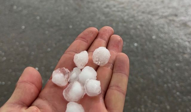 Bitlis’te ceviz büyüklüğünde yağan dolu şaşırttı
