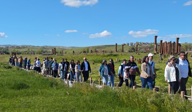 Kurban Bayramı’nda tarihe yolculuk: Selçuklu Mezarlığı yoğun ilgi görüyor