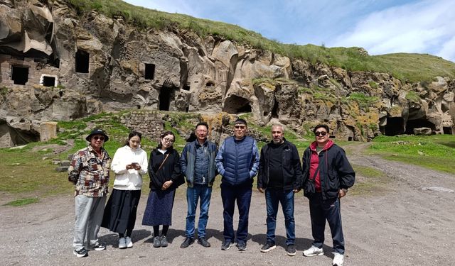Moğolistan Başkonsolosu Danuu’dan Ahlat turu