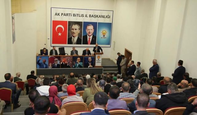 AK Parti Bitlis Teşkilatı Bayramlaşma ve Danışma Meclisi Toplantısında Bir Araya Geldi