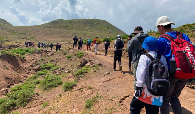 Tatvanlı aktivistlerden Kirkor Dağı’na trekking etkinliği