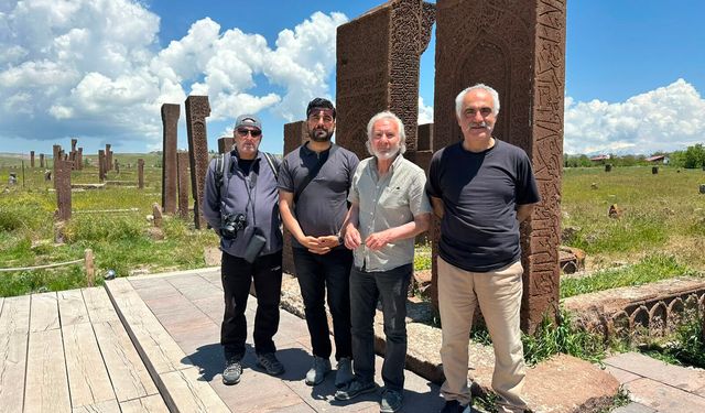 Tarih araştırmacıları ve yazarlardan Ahlat’ın tarihi mekânlarına ziyaret