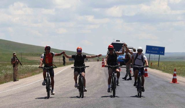 20 kilometrelik pedal çevirdiler, 'Terörsüz Türkiye' mesajı verdiler