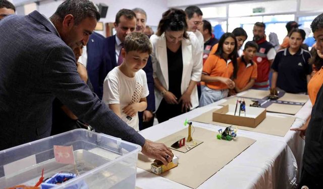 Akçadağ'da eski sıralar yenilenerek yeniden eğitime kazandırıldı