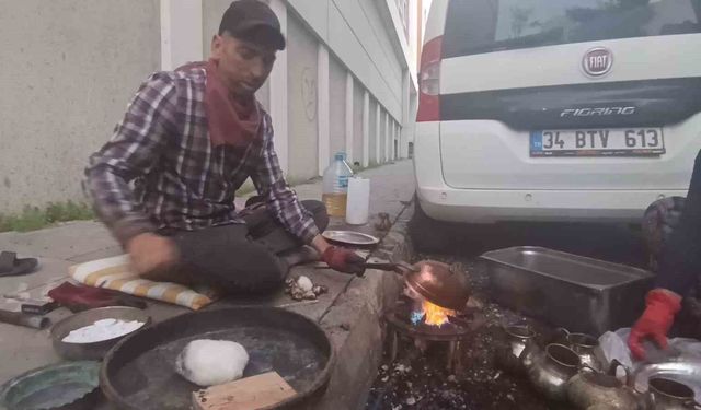 Alın teriyle ayakta duruyorlar: Karslı çiftin kalaycılık mücadelesi