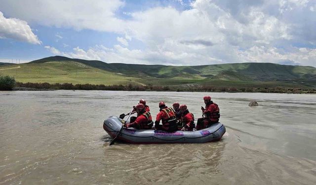 Aras Nehri’nde kaybolan çobanı 101 personel arıyor