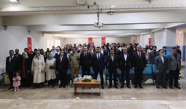 Çaldıran'da 4-6 yaş Kur'an kursu öğrencileri mezuniyet heyecanı yaşadı